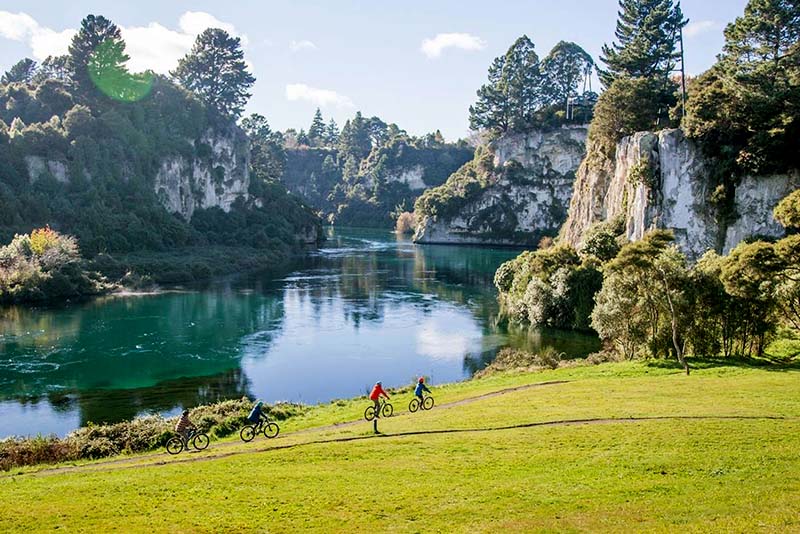 Exploring-by-Bike-Left