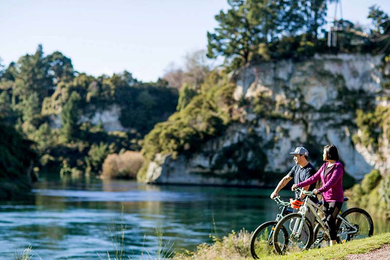 Exploring-by-Bike-Right