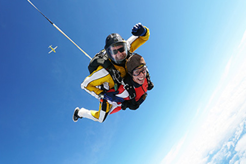 Tandem-Skydiving-Right